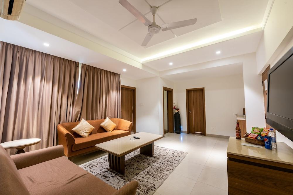 Treebo Trend Surya Nashik Hotell Exteriör bild