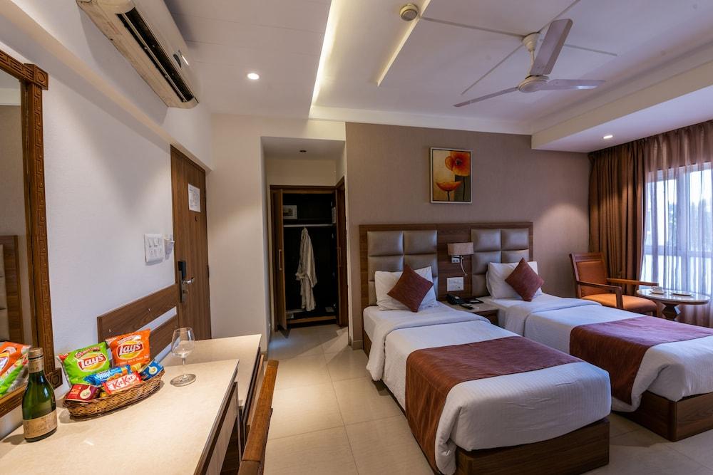 Treebo Trend Surya Nashik Hotell Exteriör bild
