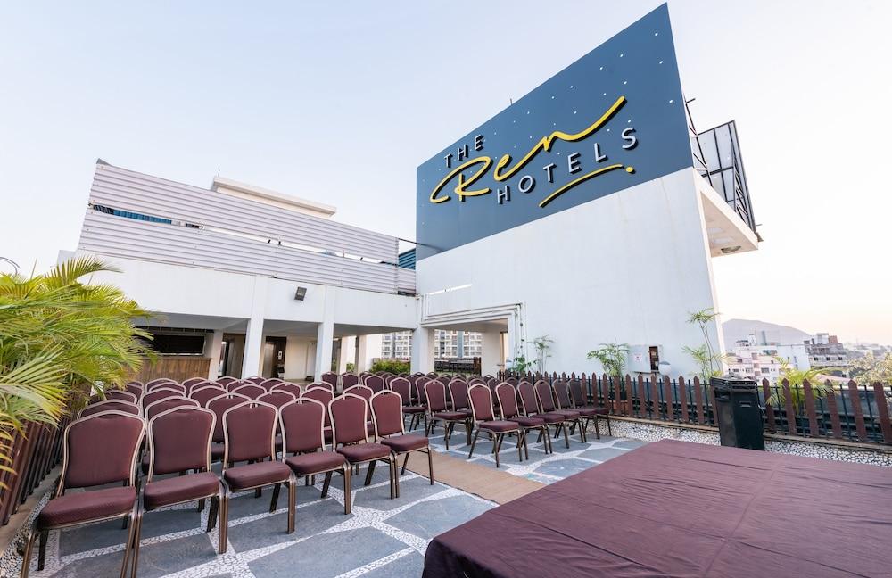 Treebo Trend Surya Nashik Hotell Exteriör bild