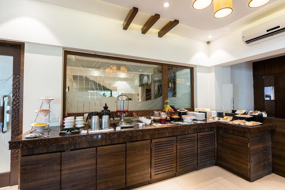 Treebo Trend Surya Nashik Hotell Exteriör bild