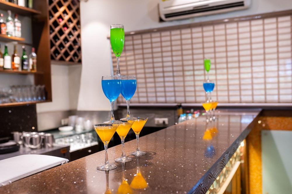 Treebo Trend Surya Nashik Hotell Exteriör bild