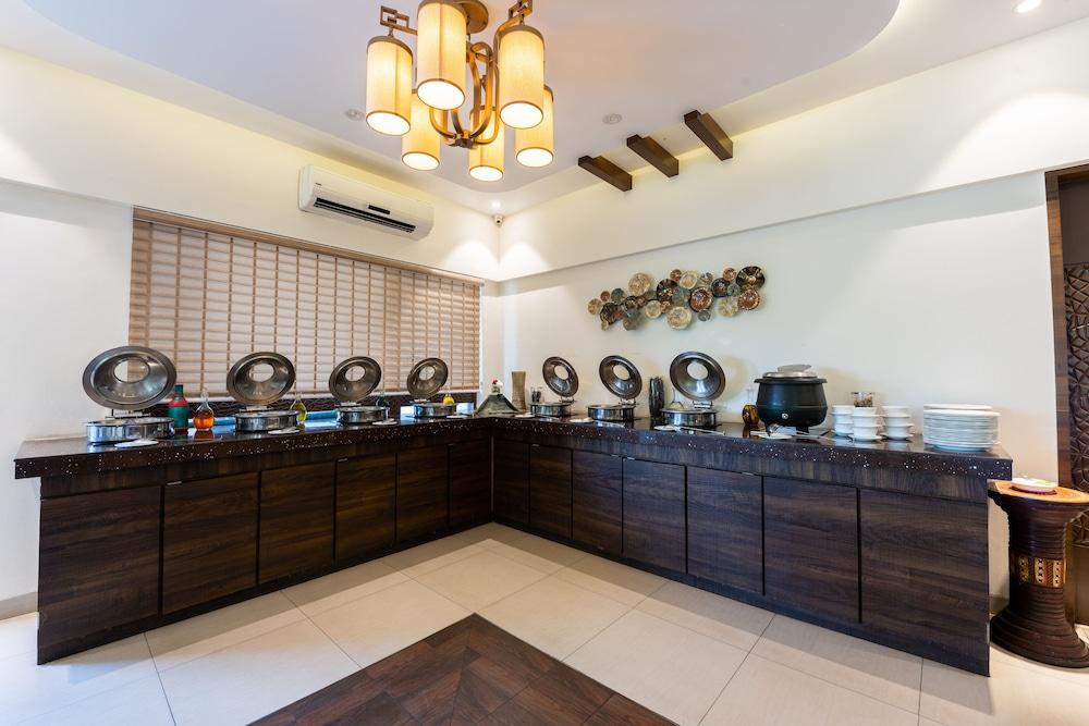 Treebo Trend Surya Nashik Hotell Exteriör bild