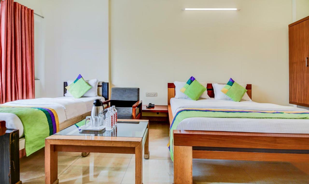 Treebo Trend Surya Nashik Hotell Exteriör bild