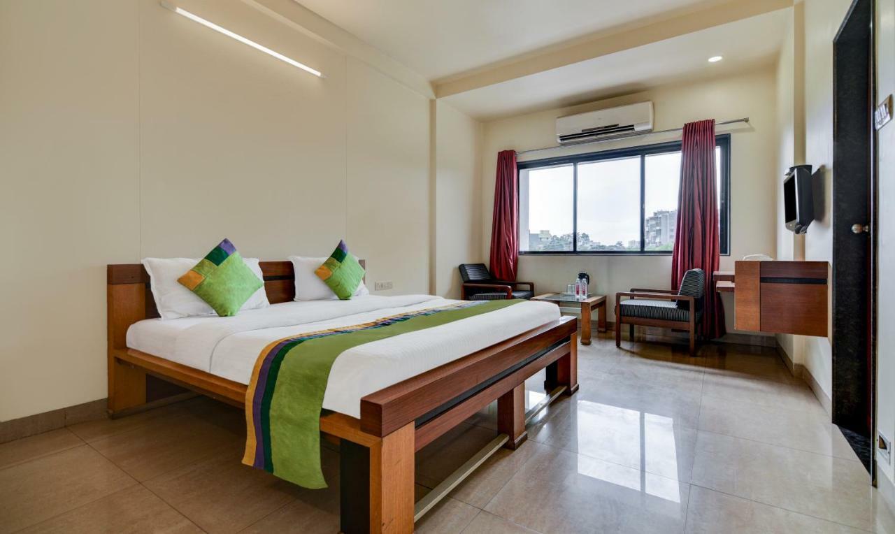 Treebo Trend Surya Nashik Hotell Exteriör bild