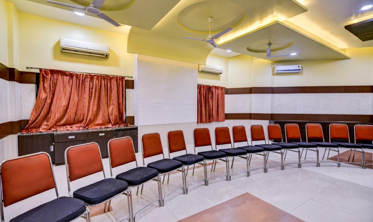 Treebo Trend Surya Nashik Hotell Exteriör bild