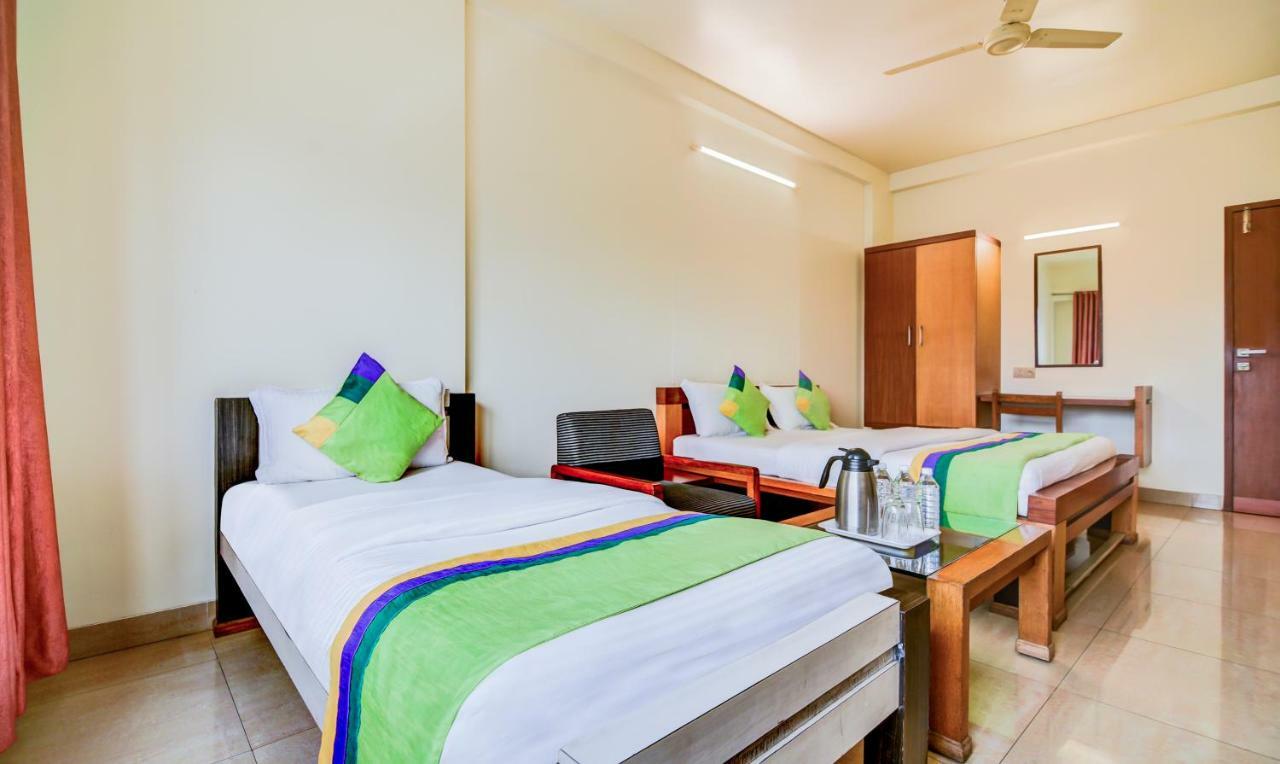 Treebo Trend Surya Nashik Hotell Exteriör bild