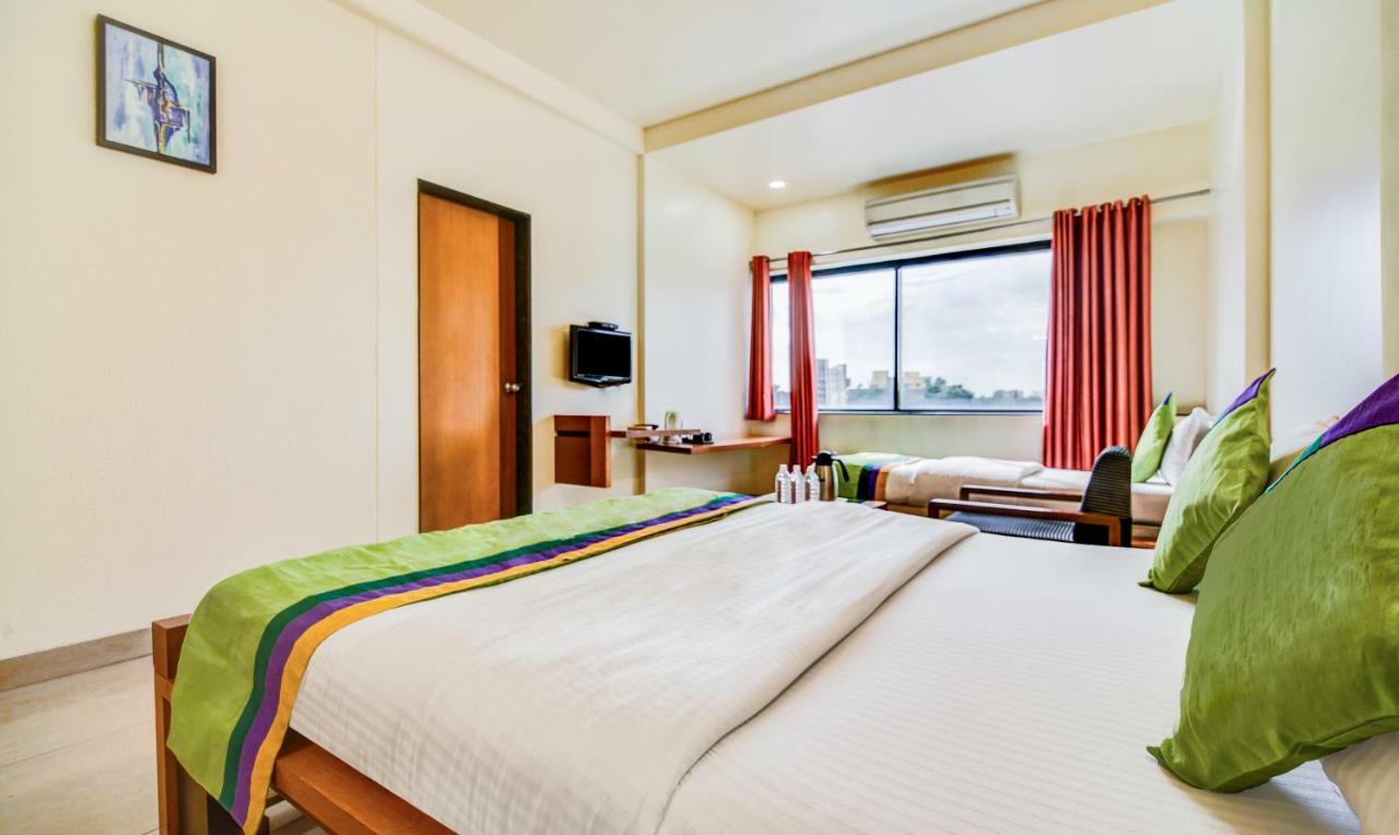 Treebo Trend Surya Nashik Hotell Exteriör bild