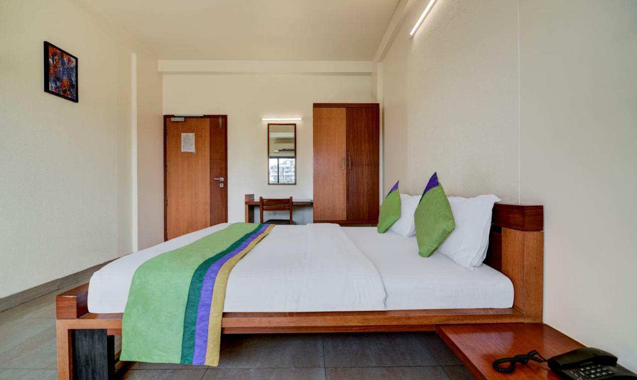 Treebo Trend Surya Nashik Hotell Exteriör bild