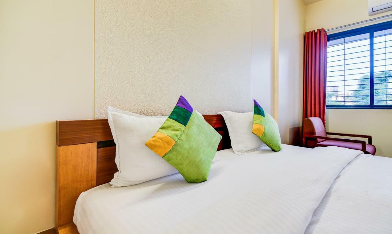 Treebo Trend Surya Nashik Hotell Exteriör bild