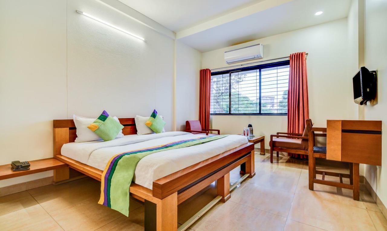 Treebo Trend Surya Nashik Hotell Exteriör bild